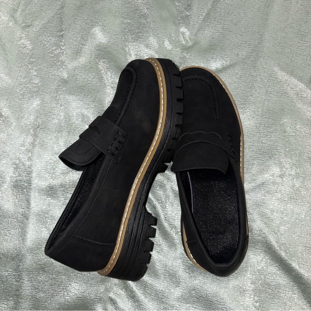 Black & Tan Penny Loafers with Tan Trim - Size 38 - Great Condition 👼🏼
